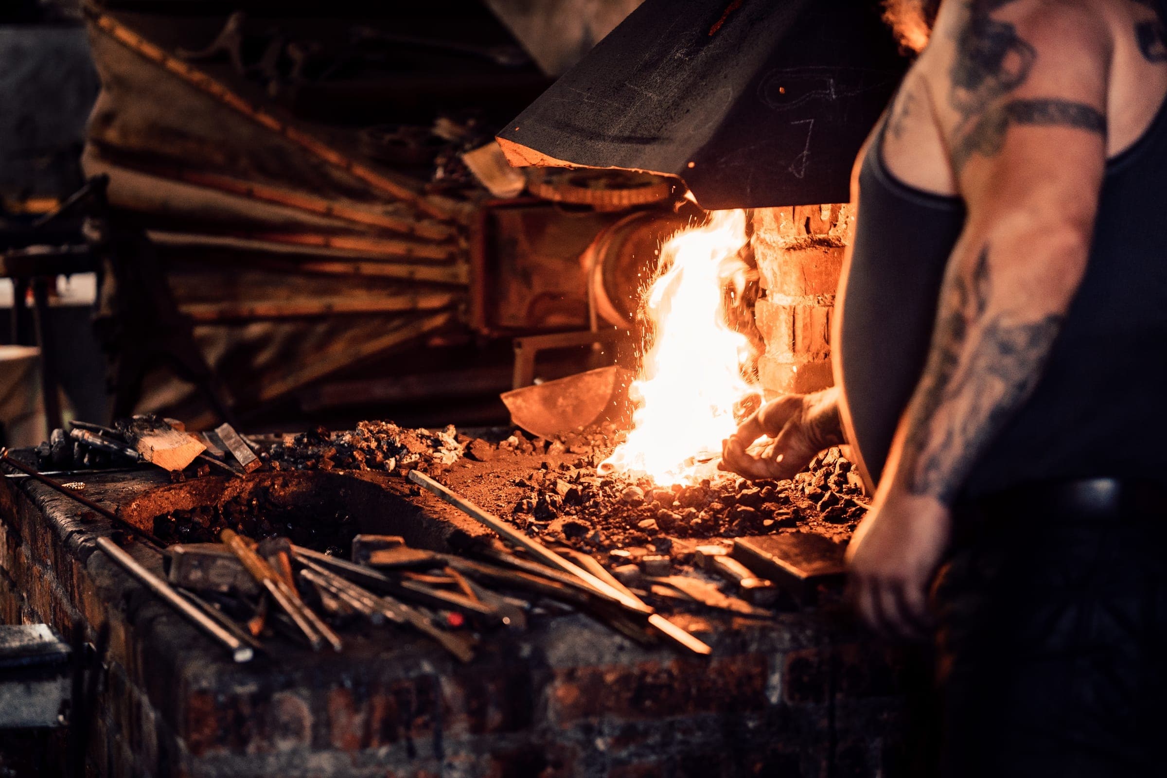 Der Schmied am Feuer